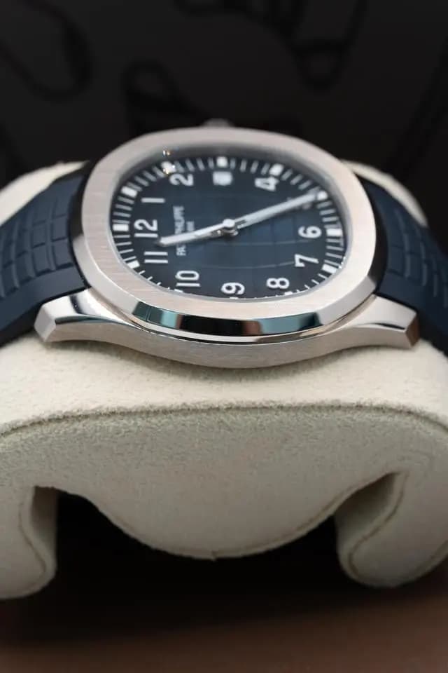 Patek Philippe Aquanaut Blue Full set 2021 Retail Ready