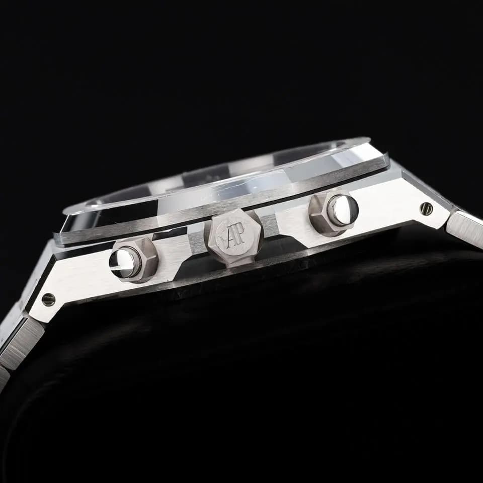 Audemars Piguet Royal Oak Selfwinding Chronograph Purple Dial